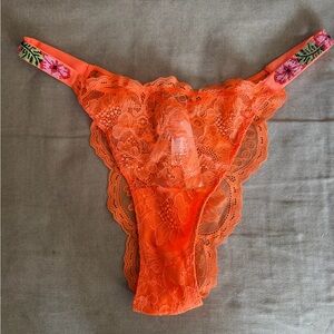 VICTORIAs SECRET ORANGE LACE FLORAL RHINESTONE SHINE STRAP BRAZILIAN THONG large